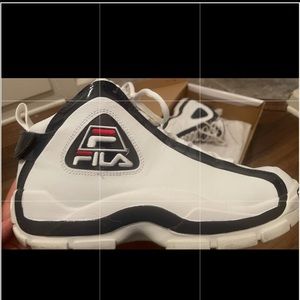 Great buy !!!!! Size 10 Fila!!!! Grant hill 1996